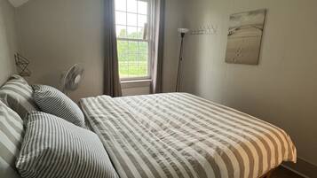 4 Schlafzimmer, Bügeleisen/Bügelbrett, WLAN, Bettwäsche