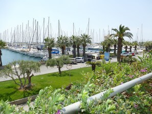 Marina - Cosy apartment for 4 people with A/C, WIFI, TV and terrace (Santo Stefano Al Mare)