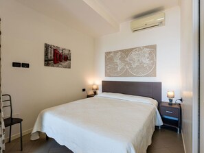 1 bedroom, travel cot, free WiFi - Cosy apartment for 4 people with A/C, WIFI, TV and terrace (Santo Stefano Al Mare)