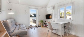 Cozy getaway close to the sea