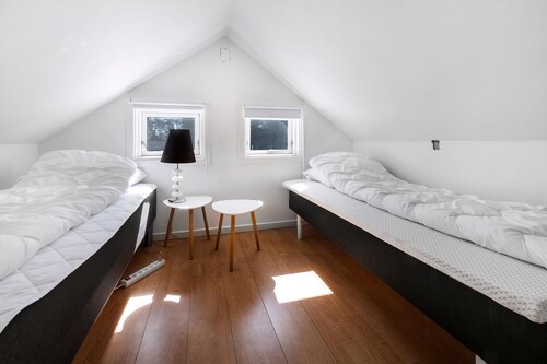 Cozy getaway close to the sea