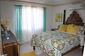 2 bedrooms, iron/ironing board, free WiFi - Hartland Blue (St. Ann's Bay)