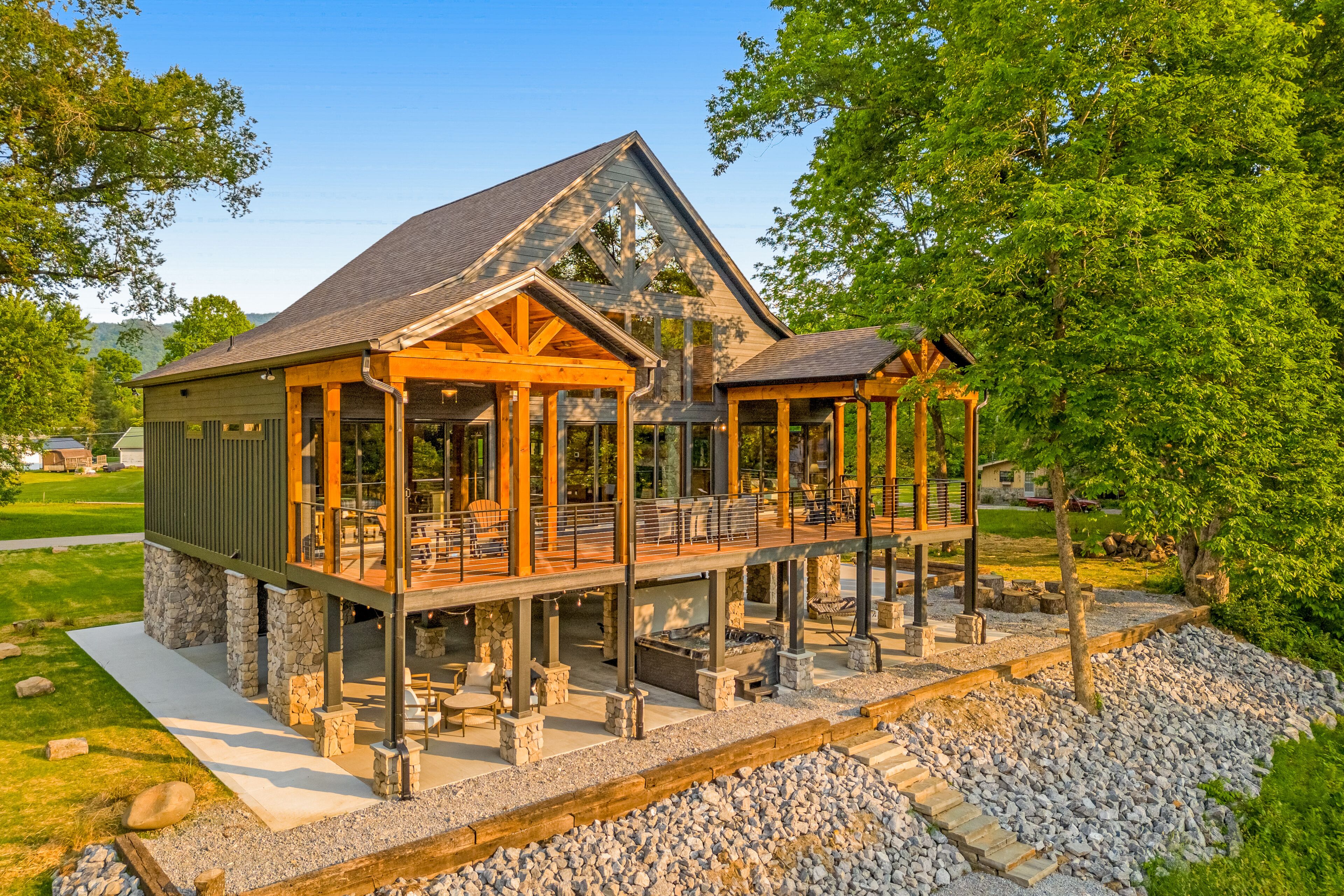 Riverfront luxury cabin -  private hot tub, deck, vaulted ceilings, fast WiFi