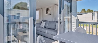 Gold 3 Bedroom Caravan (Slps 8)
