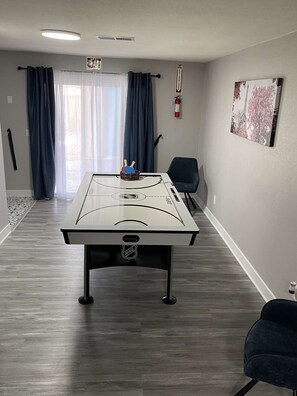 Games room - Newly Remodeled Gorgeous 3R/2B House! (Las Vegas)