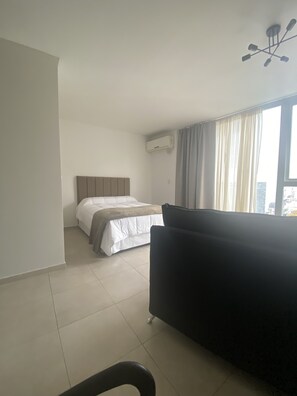 1 室のベッドルーム、デスク、WiFi、ベッドシーツ