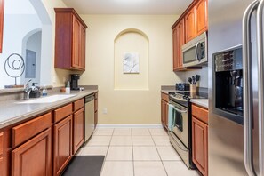 Private kitchen - 2BD/2BA Spacious Condo Near Universal & IDrive (Orlando)