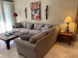 TV, DVD player, stereo - Spacious Ground Floor Villa-Oceanfront Resort-Steps from Pools! (Cabo San Lucas)