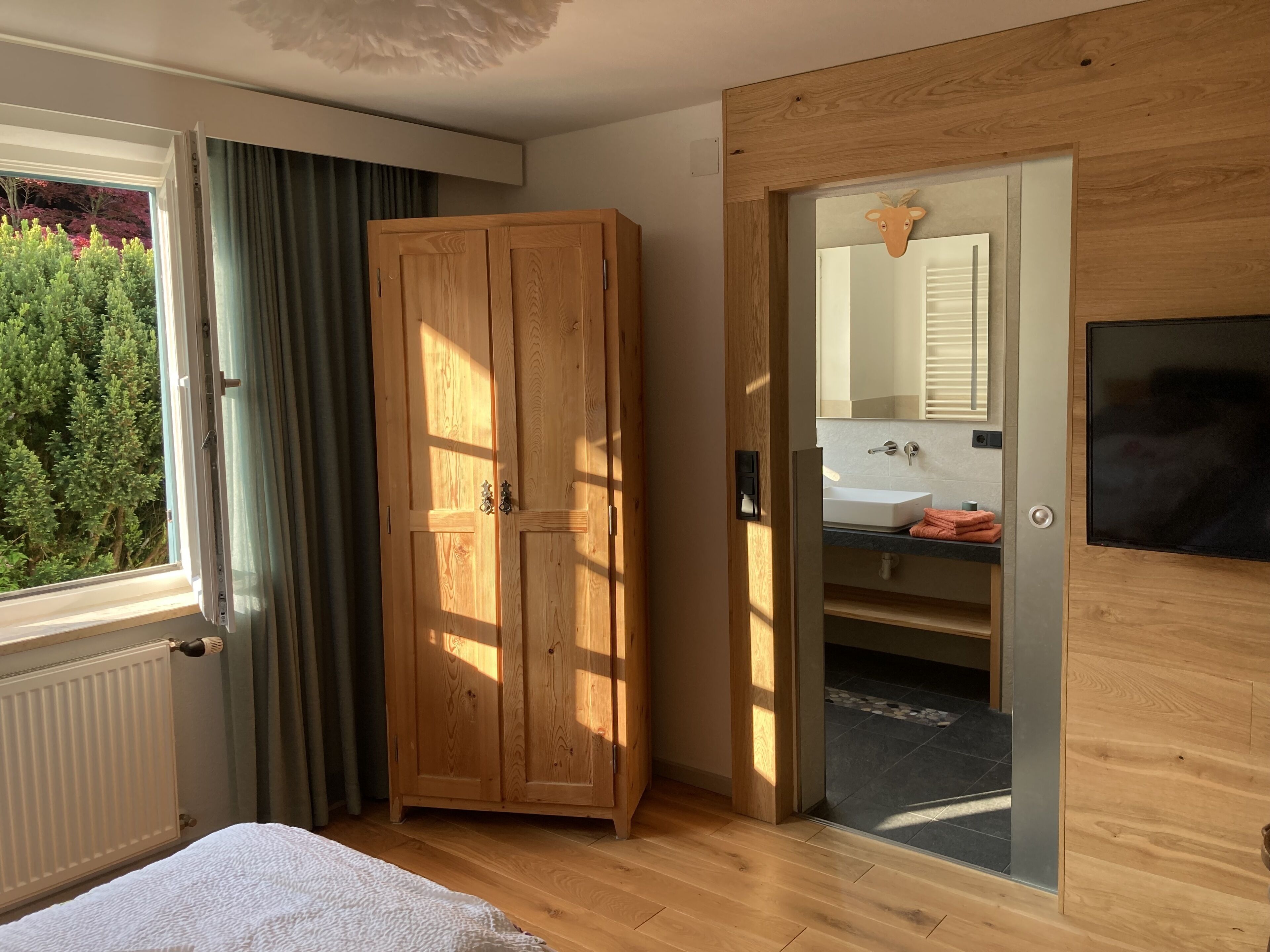 3 chambres, fer et planche à repasser, accès Internet, draps fournis