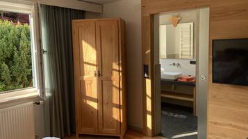 3 chambres, fer et planche Ă repasser, accĂšs Internet, draps fournis