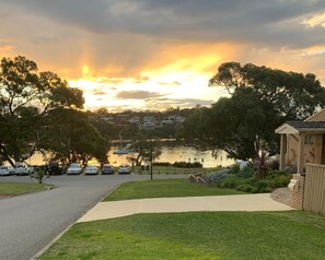 المنطقة المحيطة بالمنشأة