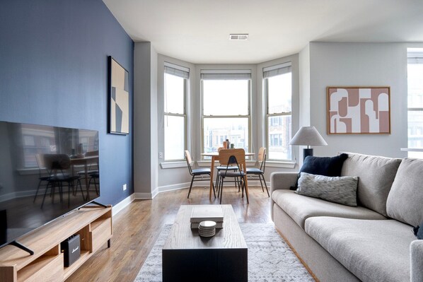 TV, stereo - Premium Lakeview 2BR w/ W/D, nr Wrigley Field & Lake, by Blueground (Chicago)