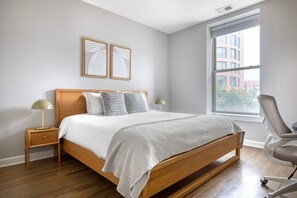1 bedroom, iron/ironing board, WiFi, bed sheets - Premium Lakeview 2BR w/ W/D, nr Wrigley Field & Lake, by Blueground (Chicago)