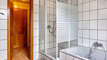 Baignoire, serviettes fournies