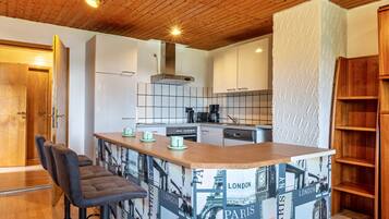 Kühlschrank, Ofen, Herdplatte, Geschirrspüler