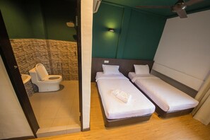 Basic-værelse med 2 enkeltsenge | Strygejern/strygebræt, gratis Wi-Fi, sengetøj