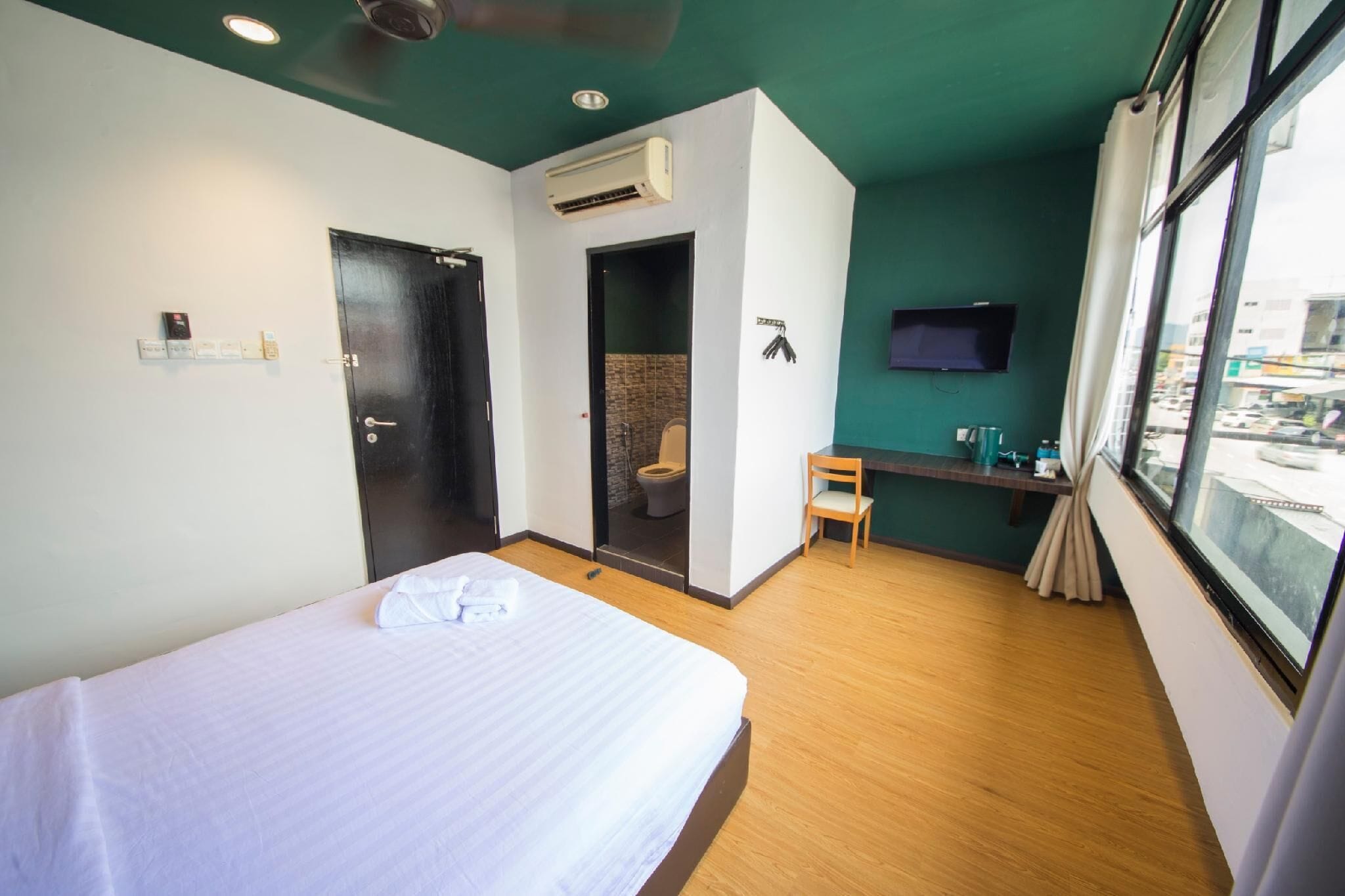 Basic Double Room | Seterika/papan seterika, Wi-fi percuma, cadar katil 
