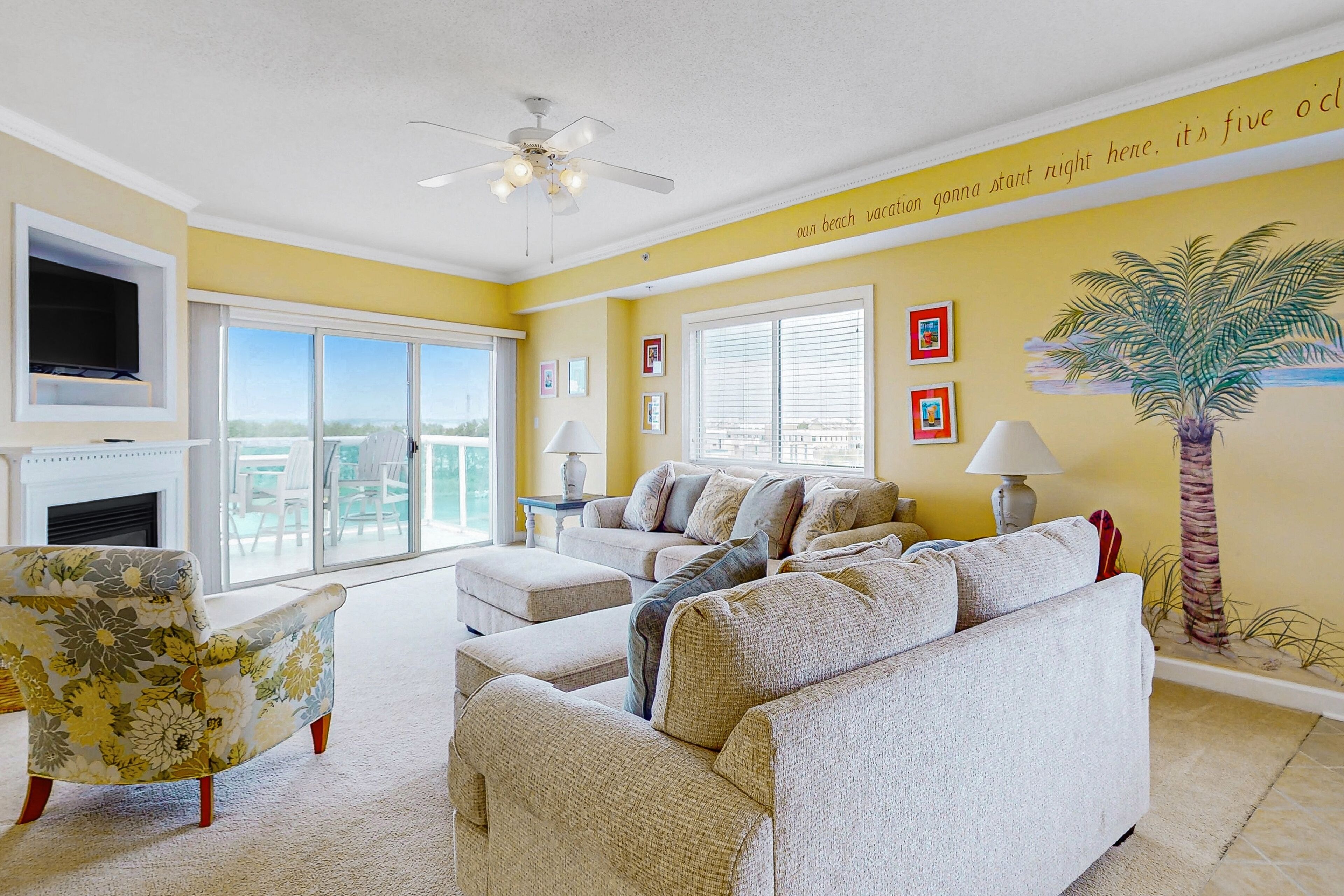 Waterfront condo with amazing views, balcony, fireplace, & rooftop pool