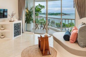 Romantic Room | Living area | Smart TV