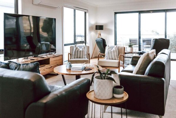 TV - Anchored@Bicheno - Ohmyview! (Glamorgan-Spring Bay)