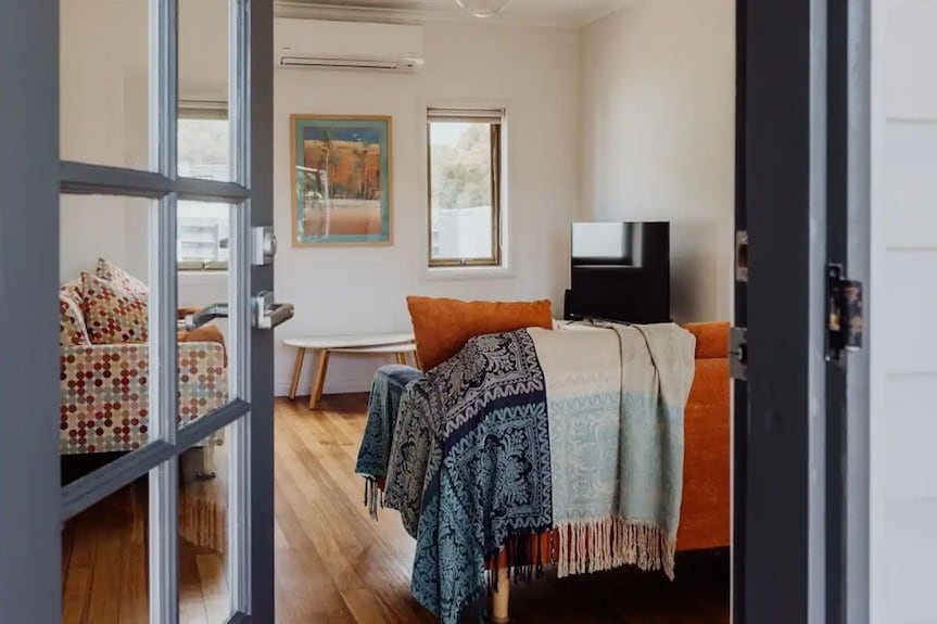 Bask At Bicheno - Cute Two Bedroom Getaway - Bicheno