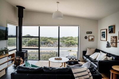 Moonbird Beach Shack ~ Ocean Escape