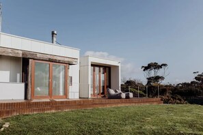 Terrace/patio - Miramar | Oceanfront Family Oasis | Total Privacy (Break O'Day)