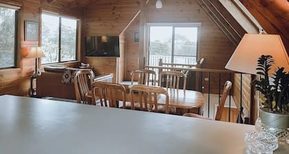 Barefoot Bungalow | Cozy Bicheno Hideaway |