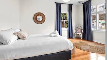 4 chambres, fer et planche Ă repasser, draps fournis