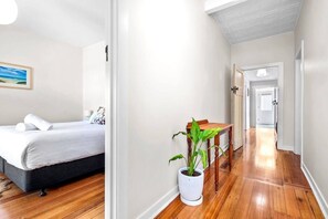 4 bedrooms, iron/ironing board, bed sheets, wheelchair access
