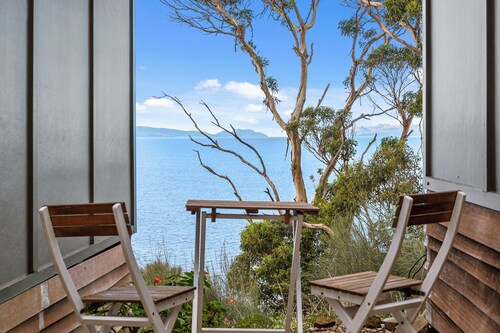 Hamptons on the Bay - Cabin with Balcony