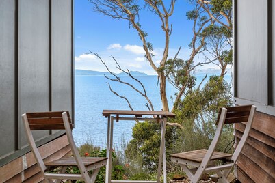 Hamptons on the Bay - Cabin with Balcony