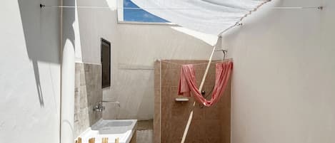 Dusche, Haartrockner, Bidet