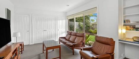 TV, fireplace, DVD player, offices