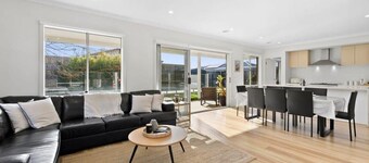 Regal Park Villa with Pool and Alfresco Living