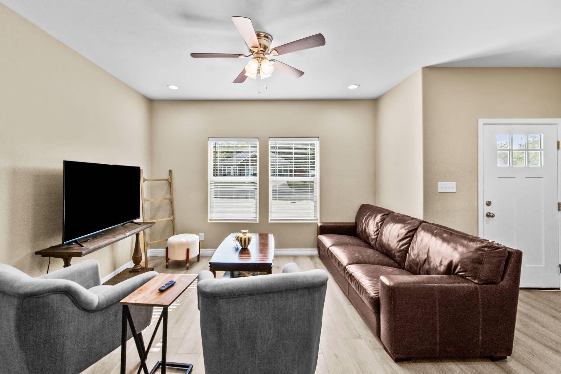 Brand New/Modern 3BR Home: Pet-Friendly, Open Layout, Near Historic Main Street & Outdoor Fun