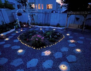 Property grounds - Garden private room with garden-view close LRT&UC,free parking (Calgary)