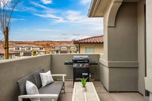 Property grounds - Red Rock Adventures 4 Bedroom Townhouse (Washington)