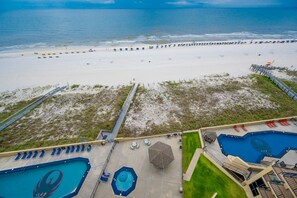 Condo, 3 quartos | Praia | Na praia