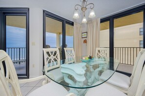 Condo, 3 quartos | Opções para refeição