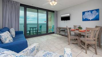 Condo, 1 Bedroom | Living area