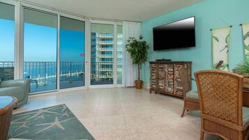 Condo, 2 Bedrooms | Living area