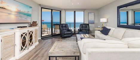 콘도, 침실 3개 | 거실 공간 | DVD 플레이어