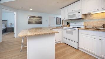 Appartamento, 3 camere da letto | Cucina privata | Frigorifero, forno, macchina per tè/caffè