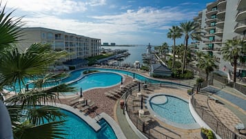 Appartement, 3 slaapkamers | Zwembad | Een binnenzwembad, een buitenzwembad