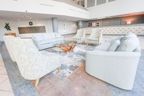 Condo, 3 habitaciones | Área de sala de estar