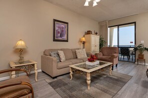 Condo, 1 Bedroom | Living area