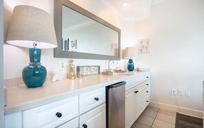 Condo, 2 Bedrooms | Interior