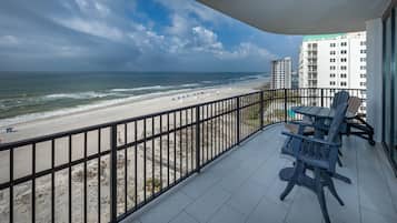 Condo, 3 Bedrooms | Property grounds