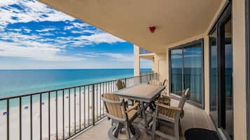 Condo, 3 Bedrooms | Outdoor dining